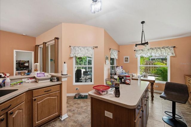 10271 OASIS PALM DR, Tampa, FL 33615