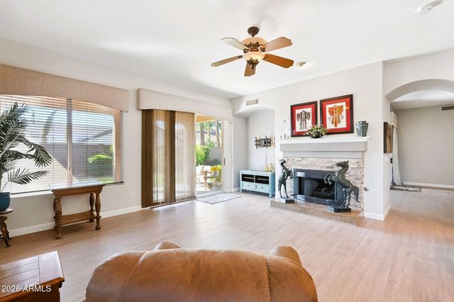 6519 W CREST Lane, Glendale, AZ 85310