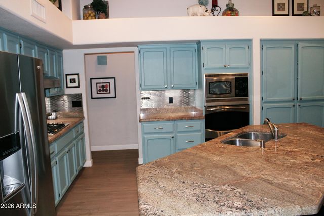 6519 W CREST Lane, Glendale, AZ 85310