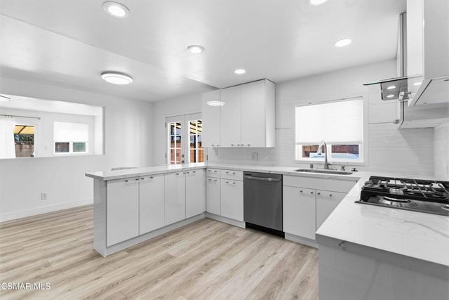 2046 Denny Street, Simi Valley, CA 93065