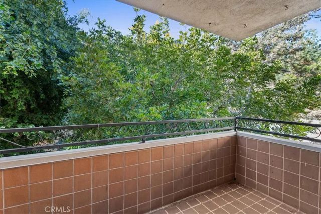 6752 Hillpark 303, Los Angeles, CA 90068