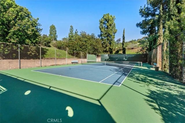 6752 Hillpark 303, Los Angeles, CA 90068