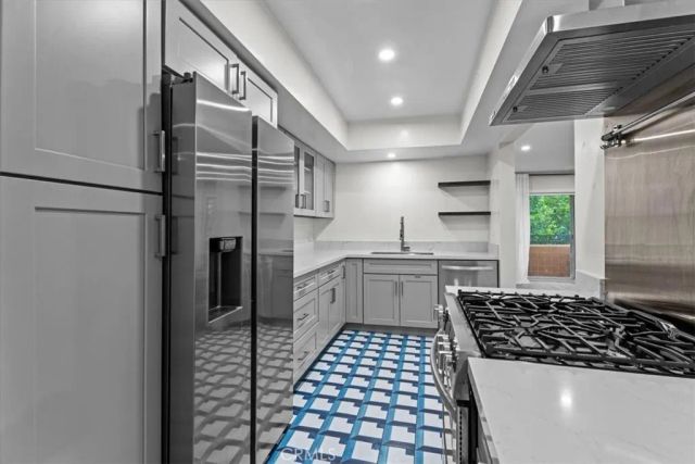 6752 Hillpark 303, Los Angeles, CA 90068