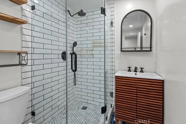 6752 Hillpark 303, Los Angeles, CA 90068