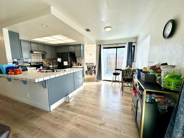 2472 Vista Grande, Fairfield, CA 94534