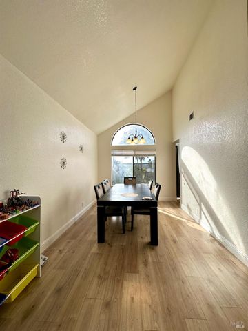 2472 Vista Grande, Fairfield, CA 94534