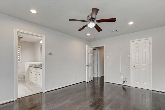 4130 N Braeswood Boulevard, Houston, TX 77025