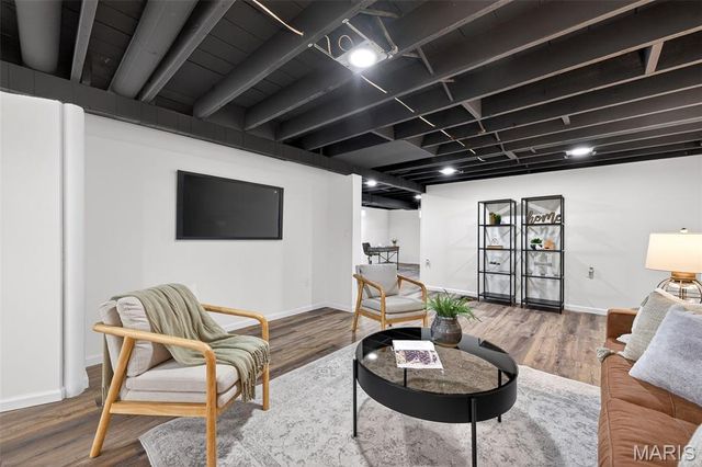 1270 Bobolink Drive, Florissant, MO 63031