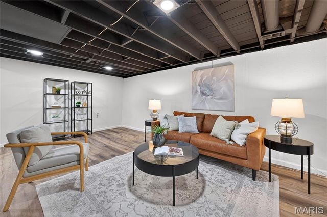 1270 Bobolink Drive, Florissant, MO 63031