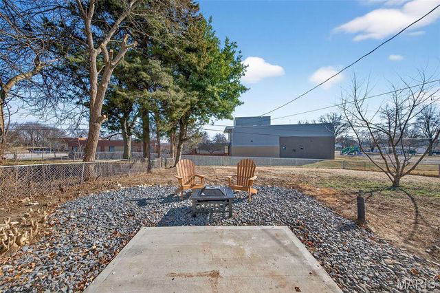 1270 Bobolink Drive, Florissant, MO 63031