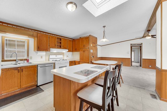 633 Mohawk Trail, Marengo, IL 60152