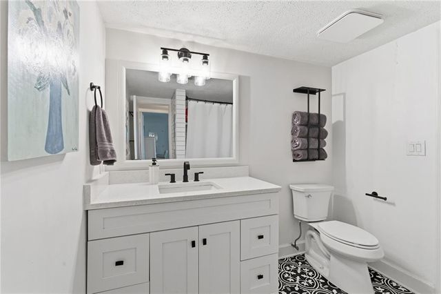6851 Roswell Road J14, Sandy Springs, GA 30328