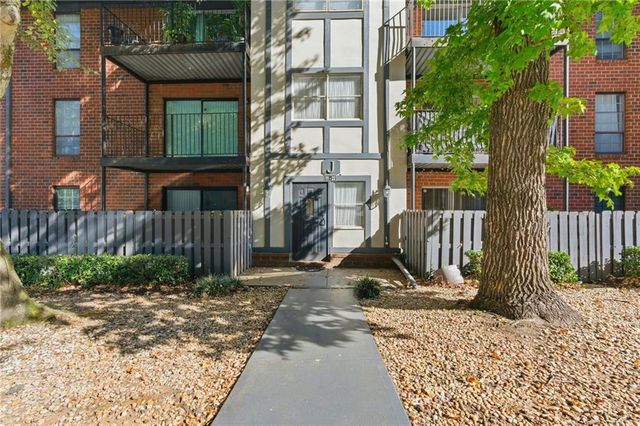 6851 Roswell Road J14, Sandy Springs, GA 30328