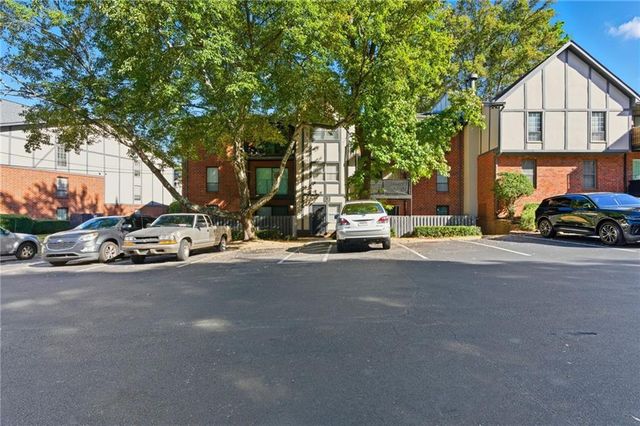 6851 Roswell Road J14, Sandy Springs, GA 30328