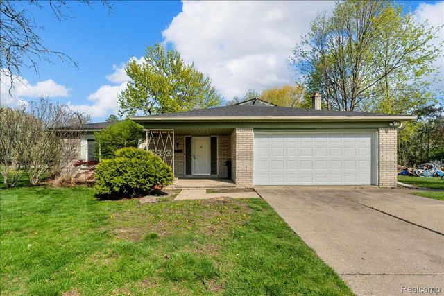 19230 Red Maple Court, Southfield, MI 48076