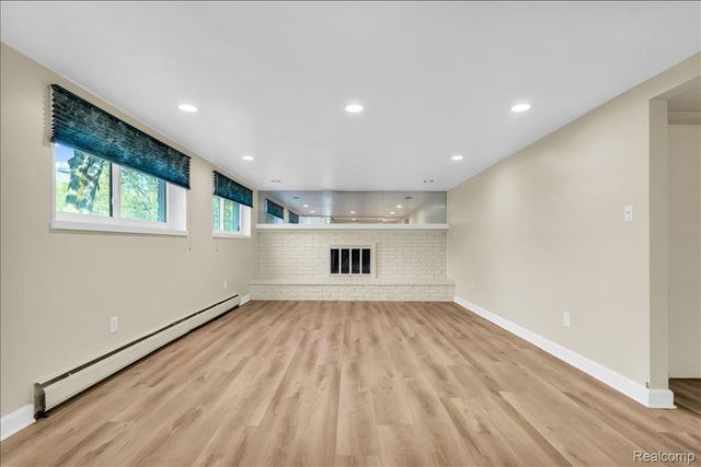 19230 Red Maple Court, Southfield, MI 48076