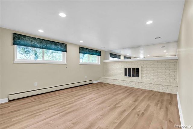 19230 Red Maple Court, Southfield, MI 48076