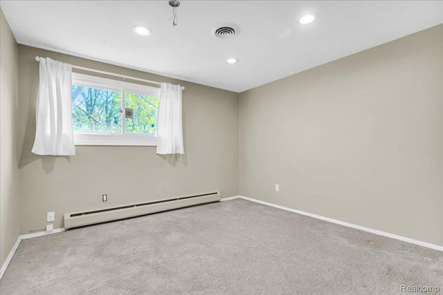 19230 Red Maple Court, Southfield, MI 48076