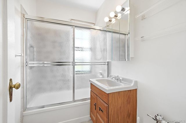 180 Garth Road 6G, Scarsdale, NY 10583