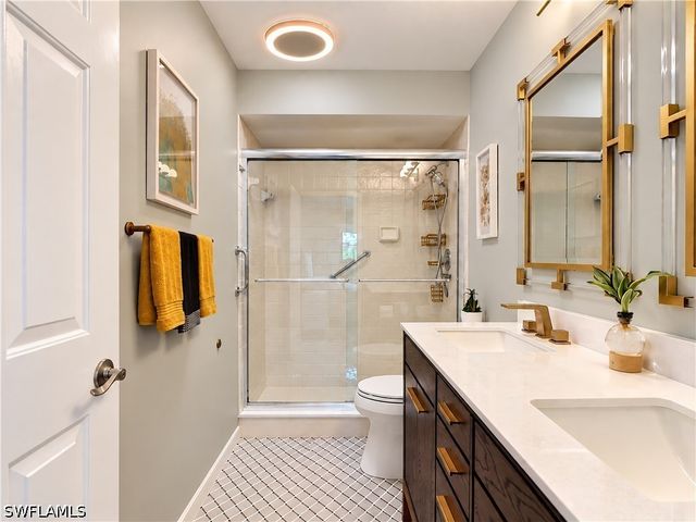 2017 Pine Isle LN, Naples, FL 34112