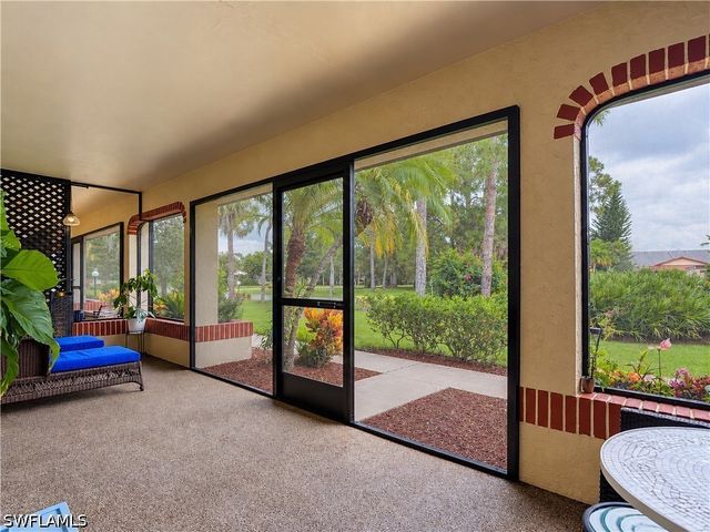 2017 Pine Isle LN, Naples, FL 34112