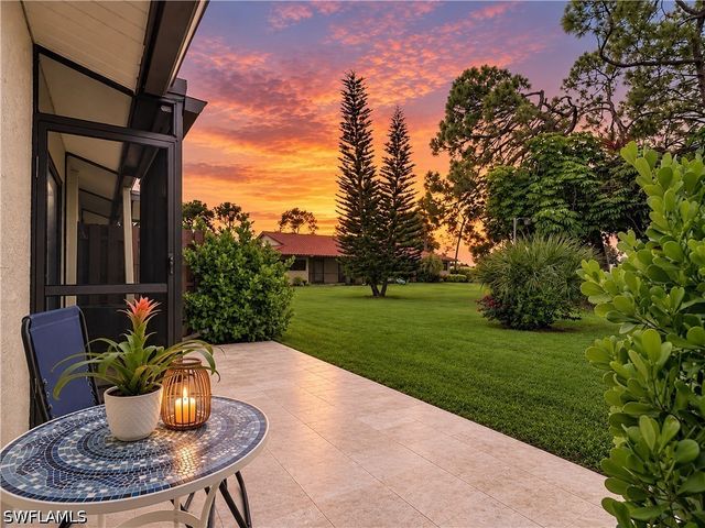 2017 Pine Isle LN, Naples, FL 34112