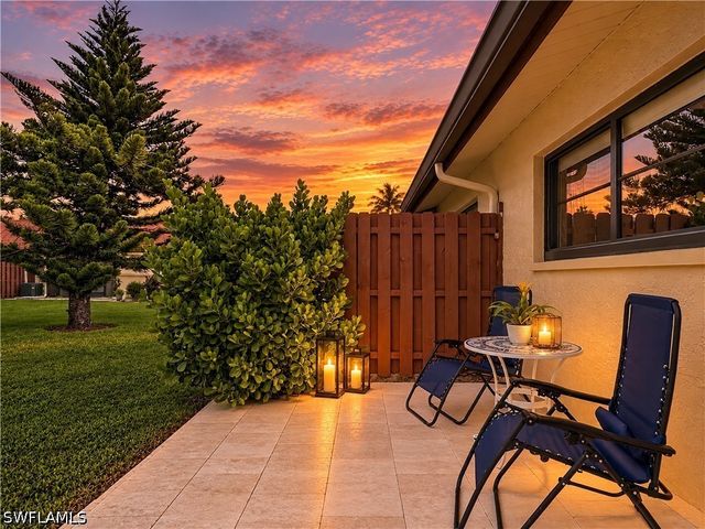 2017 Pine Isle LN, Naples, FL 34112