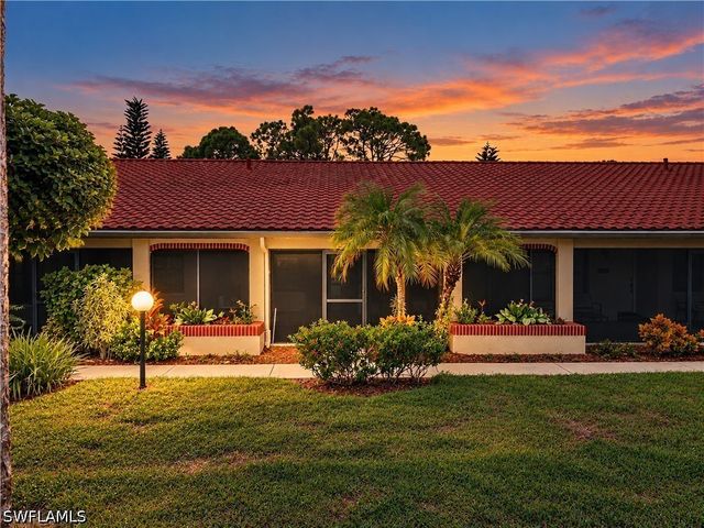 2017 Pine Isle LN, Naples, FL 34112