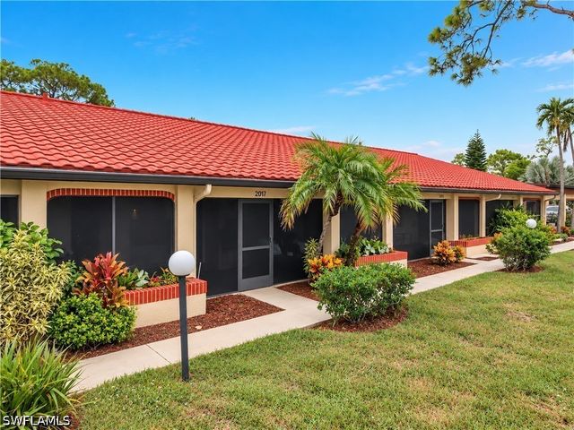 2017 Pine Isle LN, Naples, FL 34112