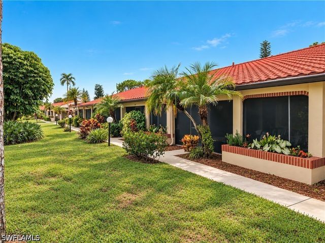 2017 Pine Isle LN, Naples, FL 34112
