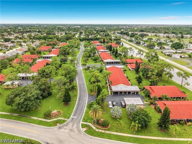 2017 Pine Isle LN, Naples, FL 34112