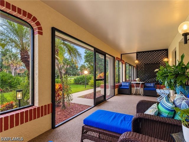 2017 Pine Isle LN, Naples, FL 34112