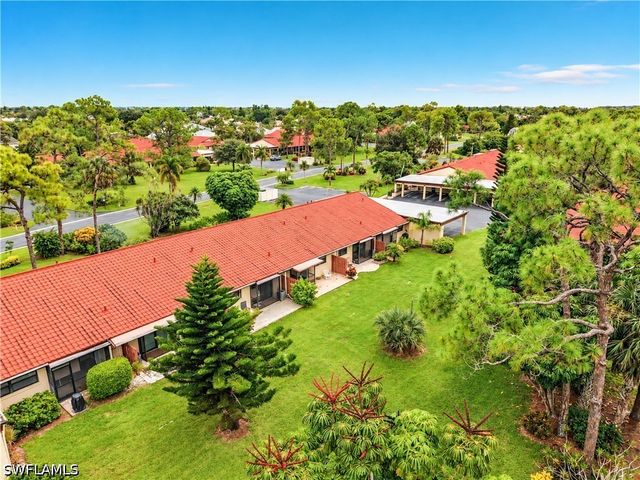 2017 Pine Isle LN, Naples, FL 34112