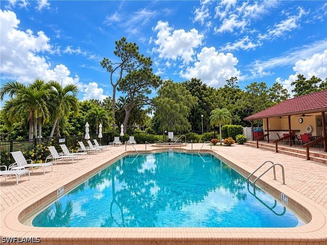 2017 Pine Isle LN, Naples, FL 34112