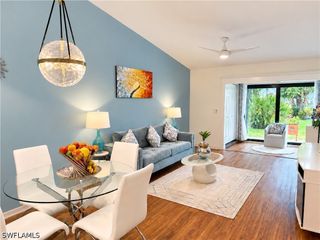 2017 Pine Isle LN, Naples, FL 34112