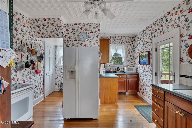 190 N Lake Avenue, Brunswick, NY 12180