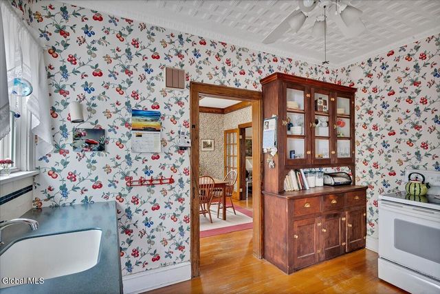 190 N Lake Avenue, Brunswick, NY 12180