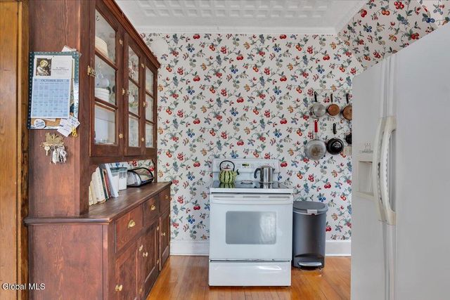 190 N Lake Avenue, Brunswick, NY 12180