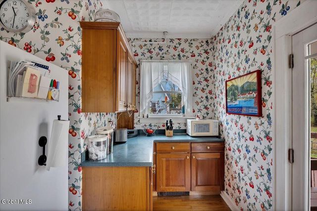 190 N Lake Avenue, Brunswick, NY 12180