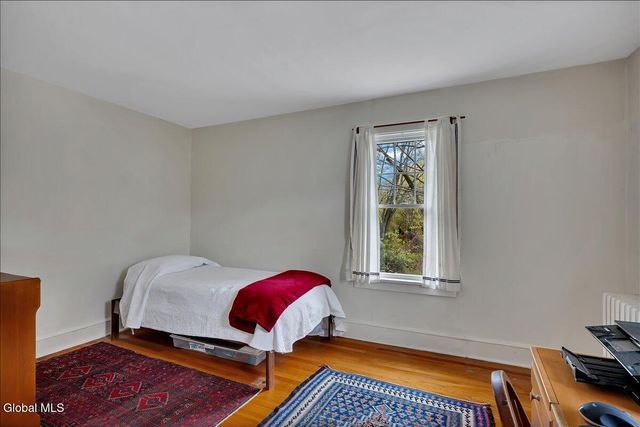 190 N Lake Avenue, Brunswick, NY 12180