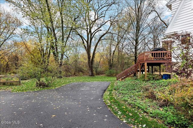 190 N Lake Avenue, Brunswick, NY 12180