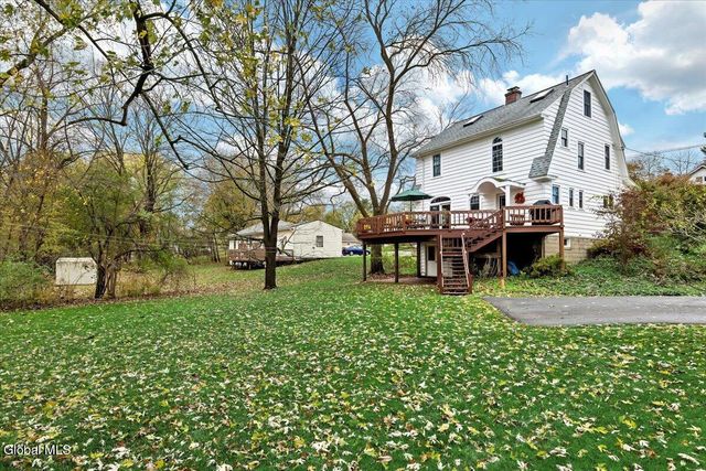 190 N Lake Avenue, Brunswick, NY 12180