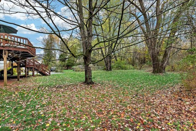 190 N Lake Avenue, Brunswick, NY 12180