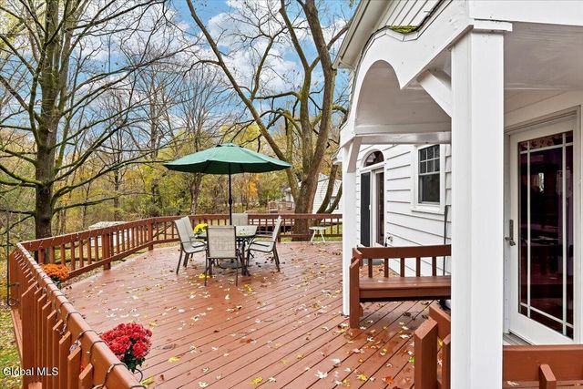 190 N Lake Avenue, Brunswick, NY 12180