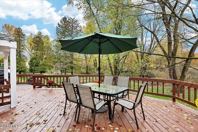 190 N Lake Avenue, Brunswick, NY 12180