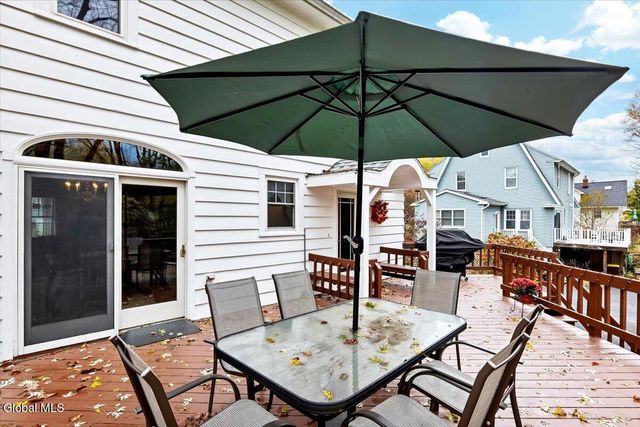 190 N Lake Avenue, Brunswick, NY 12180