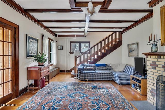 190 N Lake Avenue, Brunswick, NY 12180