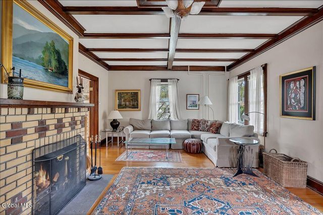 190 N Lake Avenue, Brunswick, NY 12180