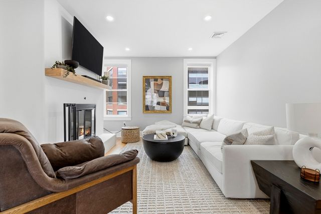 129 North Washington St 3, Boston, MA 02113