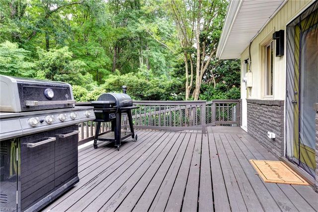 107 Ward DR, Hampton, VA 23669